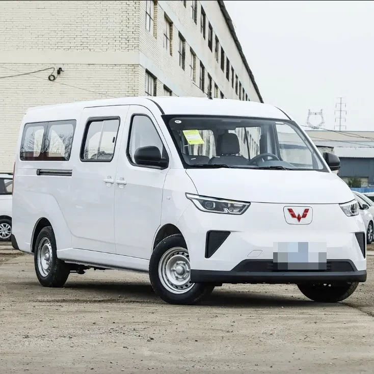 Wuling Yangguang EV на 6 мест с пробегом из Китая