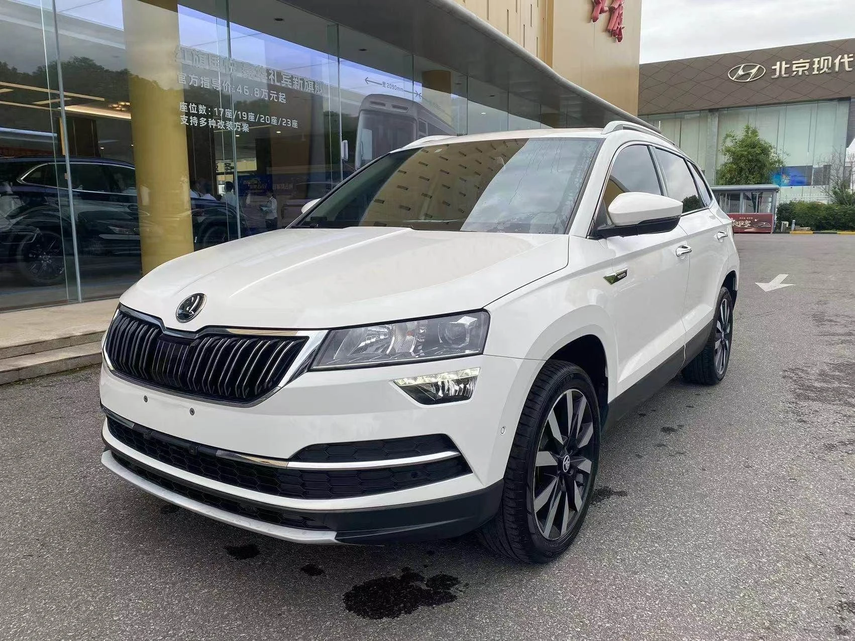 Skoda Karoq TSI280 1.4T SUV from China LHD — бензиновый кроссовер с пробегом из Китая