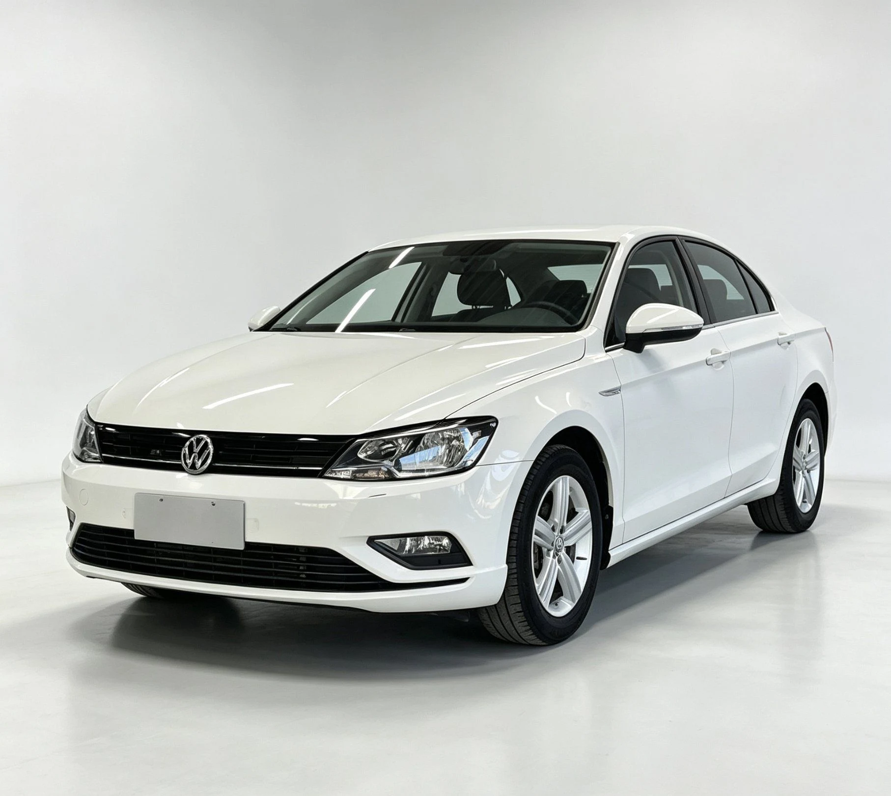 Volkswagen Lamando 1.4T Fastback for Export LHD — бензиновый седан с пробегом из Китая